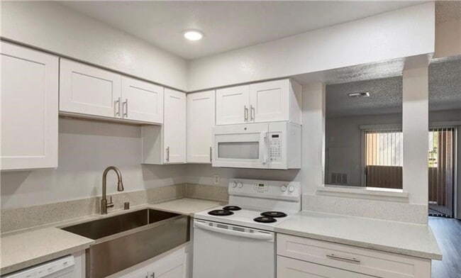 Building Photo - 3151 N Soaring Gulls Dr