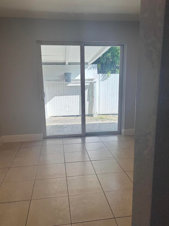 Building Photo - 3465 48th Ln S