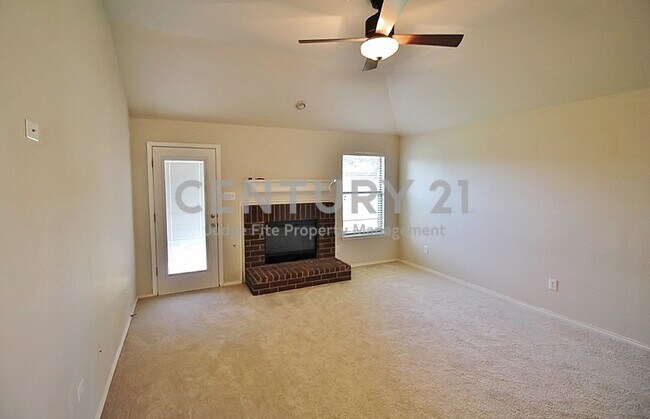 Building Photo - Adorable 3/2/2 in Mansfield ISD For Rent!
