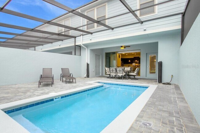 Foto del edificio - 8923 Sydney Ave