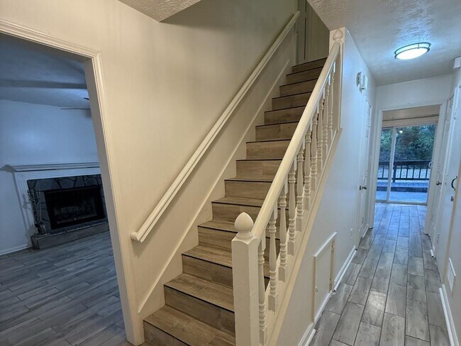 Building Photo - 4429 Coopers Creek Dr SE