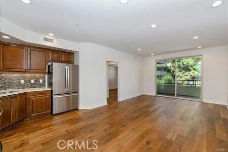 Building Photo - 627 Deep Valley Dr