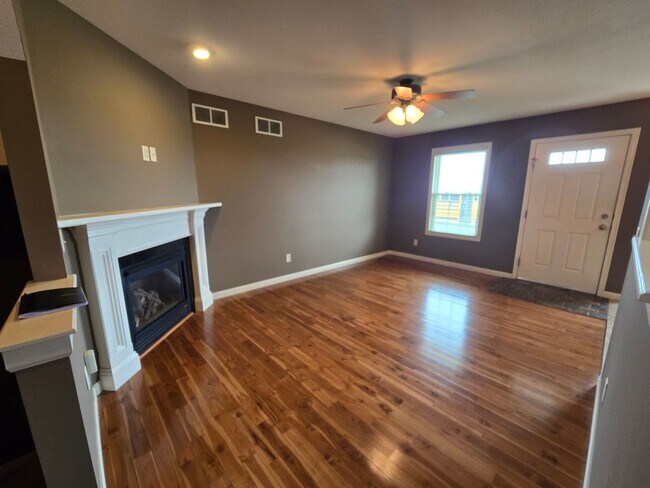 Foto del edificio - High End Duplex on Normal's East Side!