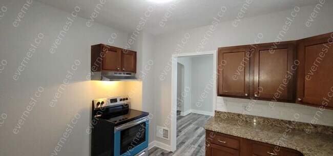 Building Photo - 1543 Crestwood Rd