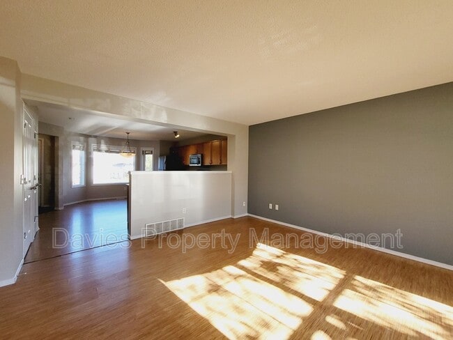 Building Photo - 20260-20257 57 Ave NW