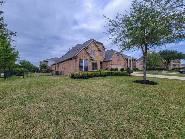 Foto del edificio - 23003 Prairie Lake court