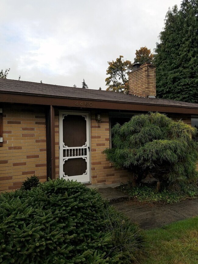 Photo - Classic Mid-Century Modern Rambler In Port... House