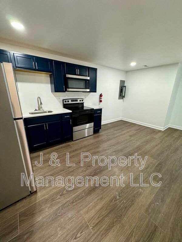 Building Photo - 1602 Cypress St
