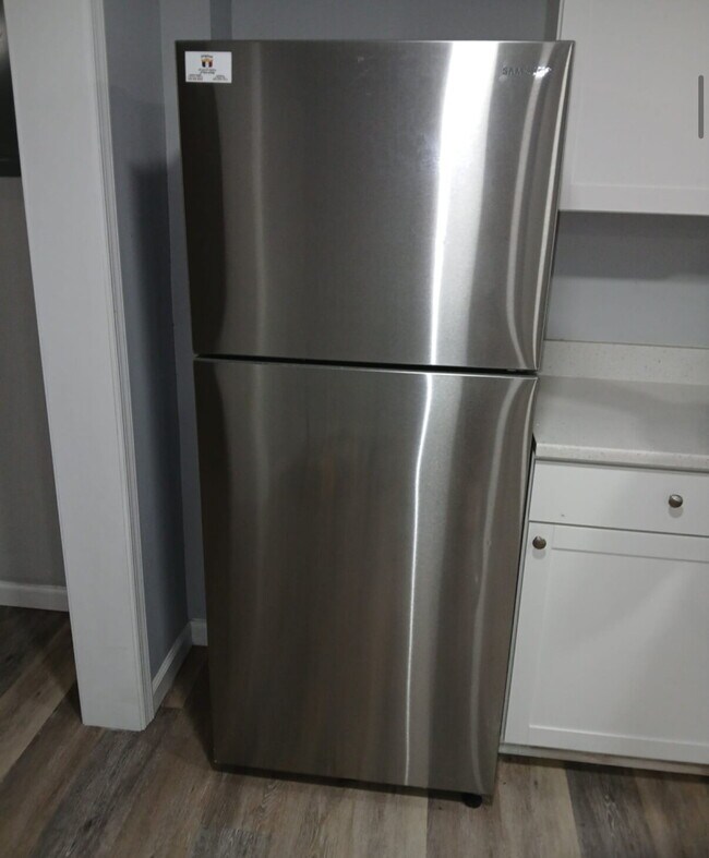 Foto del edificio - Private Basement Apartment with 2 Beds and...