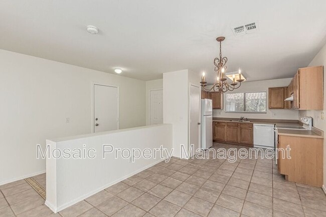 Building Photo - 1543 S Danielson Way