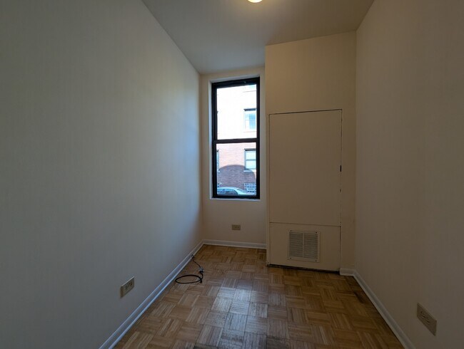 Foto del edificio - 3147 W Medill Ave