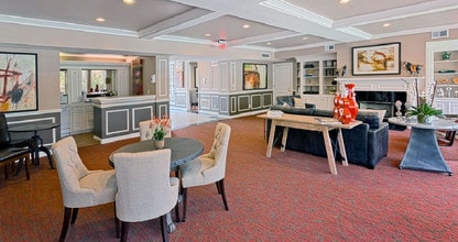 Woodlake Oaks Apartments Photo