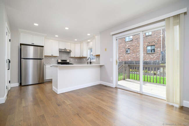 Foto del edificio - 233 Fairfield Ave