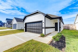 Building Photo - 13321 Burbot Dr