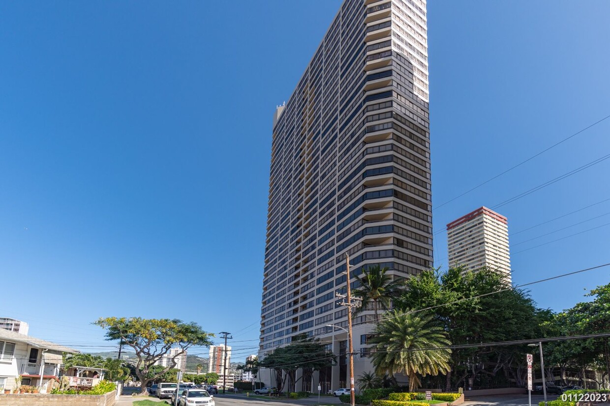 Foto principal - 2bd/2ba/1parking condo at Iolani Court Plaza