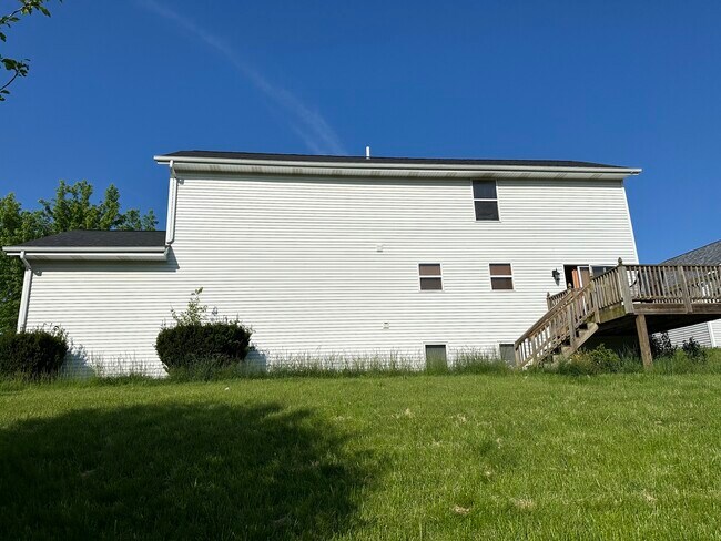 Building Photo - 2301 Maxine Ln