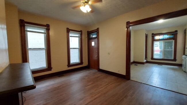 Building Photo - 118 King Ave