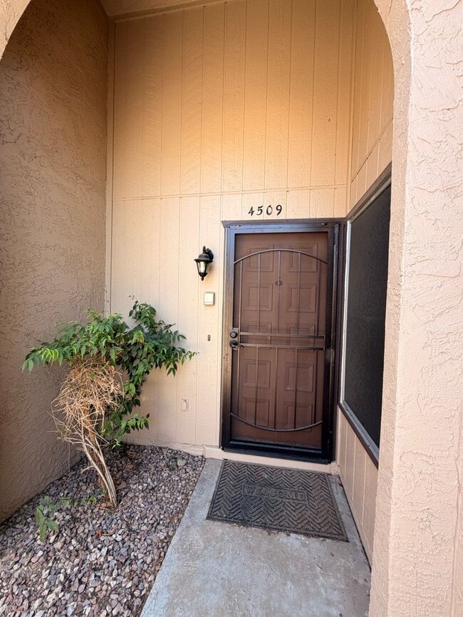 Building Photo - 4509 W Continental Dr