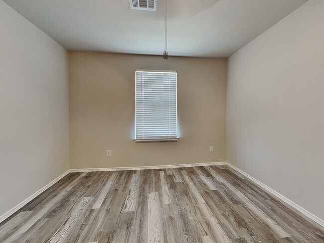 Building Photo - 16839 Silent Pines Ct