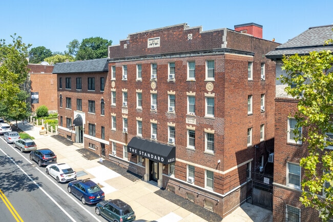 Building Photo - The Ivy