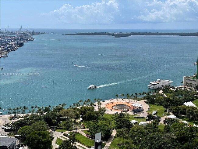 Foto del edificio - 244 Biscayne Blvd