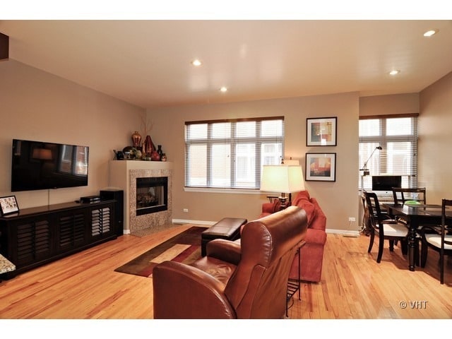 Building Photo - 2429 N Clybourn Ave