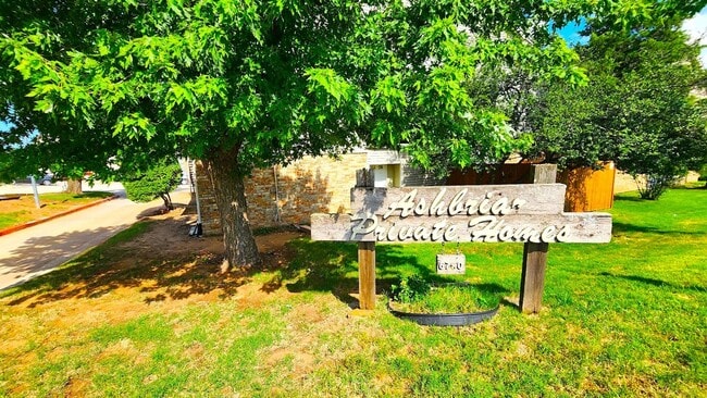 Photo - 6704 N Meridian Ave, Unit A House