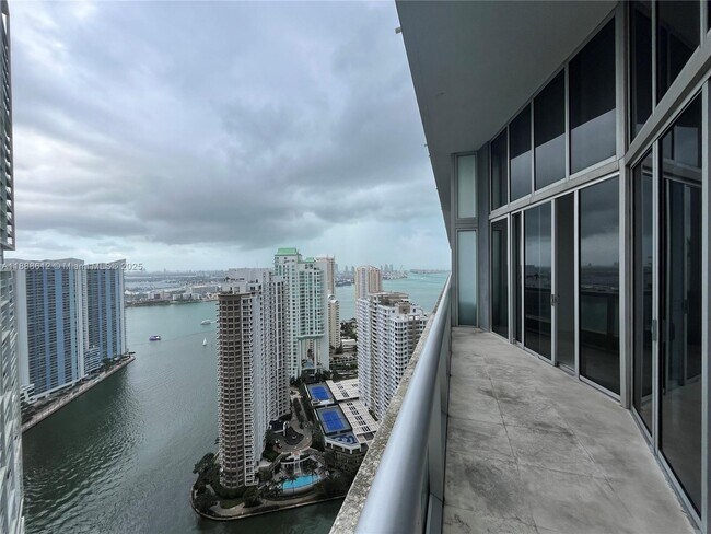 Foto del edificio - 495 Brickell Ave