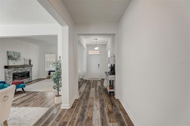 Building Photo - 15236 Evergreen Oak Loop