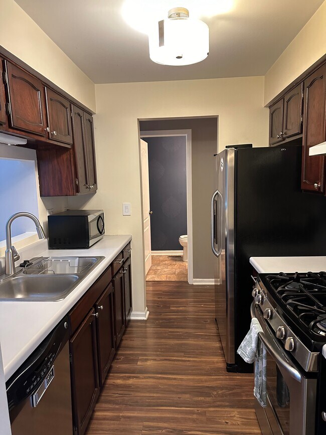 Foto del edificio - 386 Waterford Ct