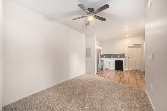 Building Photo - 2 Bed, 2 Bath Multiplex in Kansas City, KS