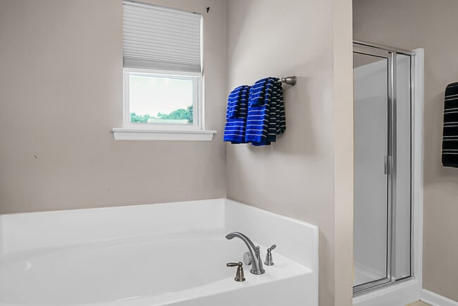 Foto del edificio - 1519 Thoroughbred Blvd