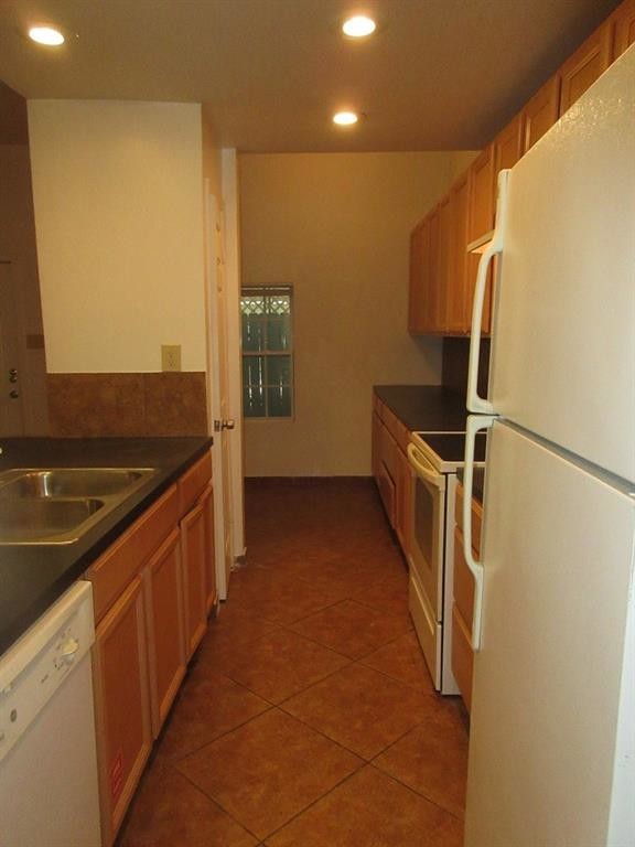 Building Photo - 11205 Shannon Hills Dr