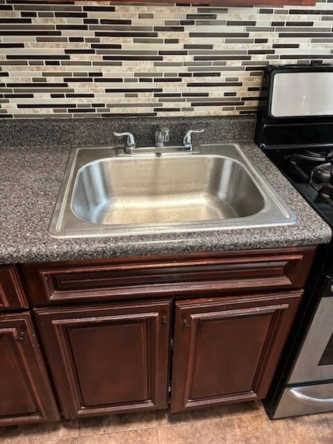 Foto del edificio - 8814 Bay Pkwy