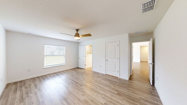 Foto del edificio - $500 OFF 1ST MONTHS RENT, Brand new 4/2 ho...