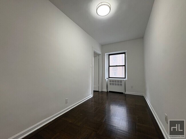 Building Photo - EAST 72 STREET
