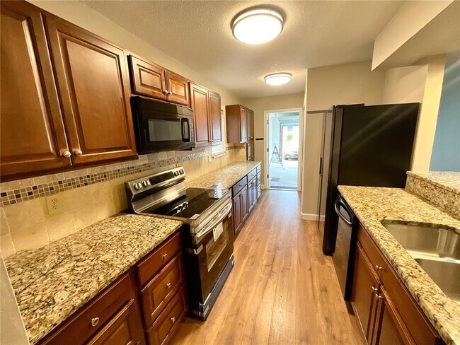 Foto del edificio - 2468 Gulf Breeze Cir