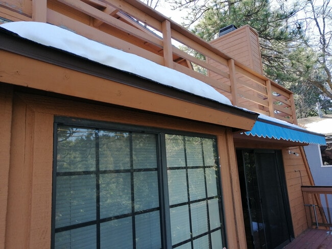 Foto del edificio - 594 Rose Ln