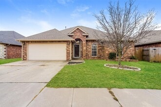 Building Photo - 536 SW 154th Ct