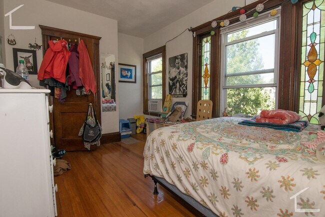 Building Photo - Oak Square Area. Freshly Painted, Laundry ...