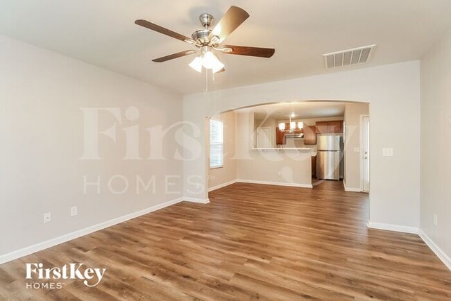 Building Photo - 7429 Hidden Creek Dr