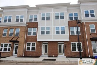 Building Photo - 45 Green St