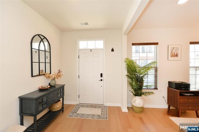 Foto del edificio - 60 Litchfield Ln