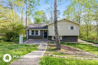 Building Photo - 4501 Oak Dr