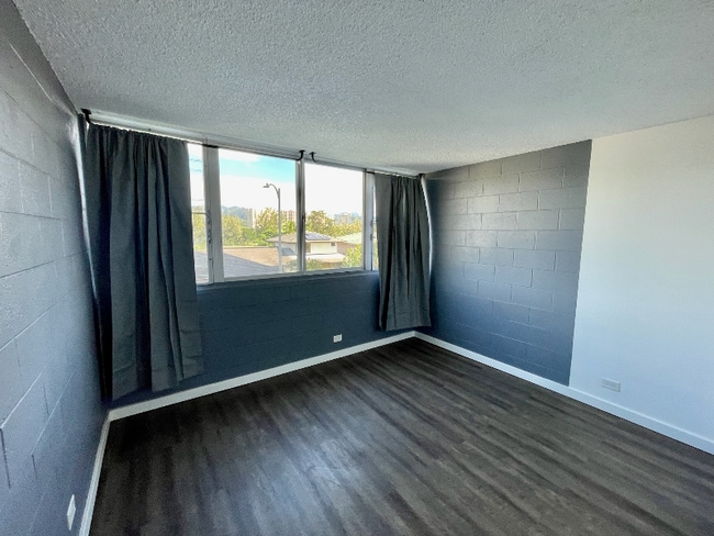 Building Photo - 5122 Likini St