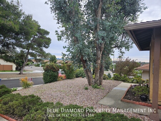 Foto del edificio - 1615 Peacock Blvd