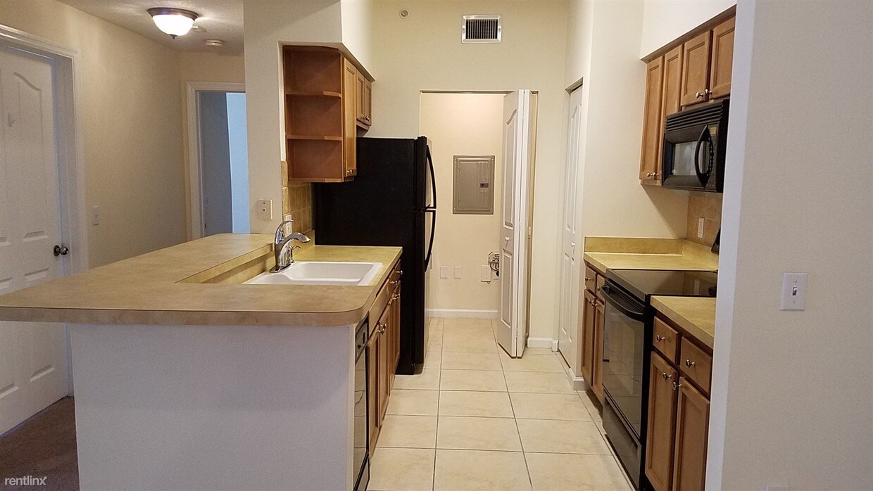 8111 Myrtlewood Cir W, Palm Beach Gardens, FL 33418 Condo for Rent in