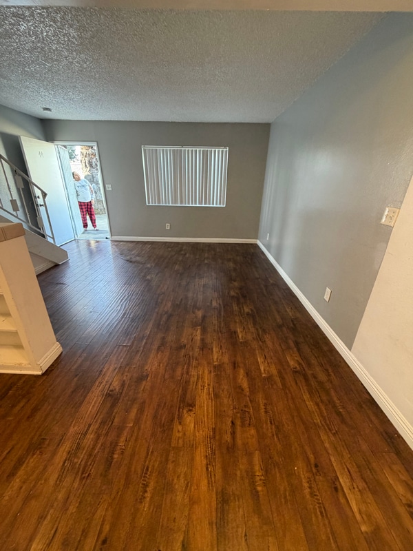 Foto del edificio - 444 E Rowland St