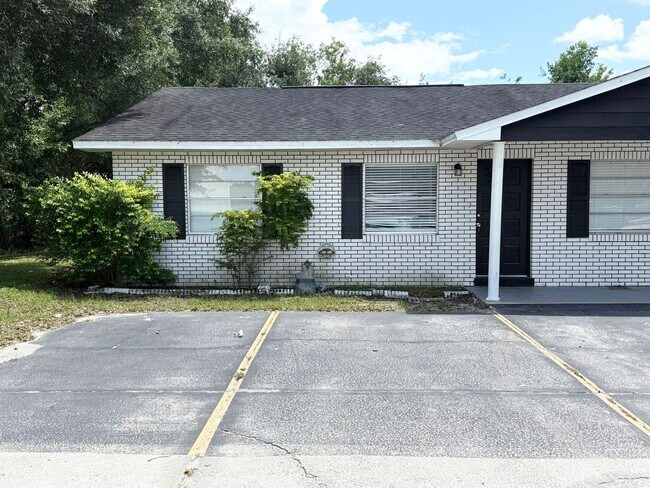 Foto del edificio - 4980 Spirit Lake Rd
