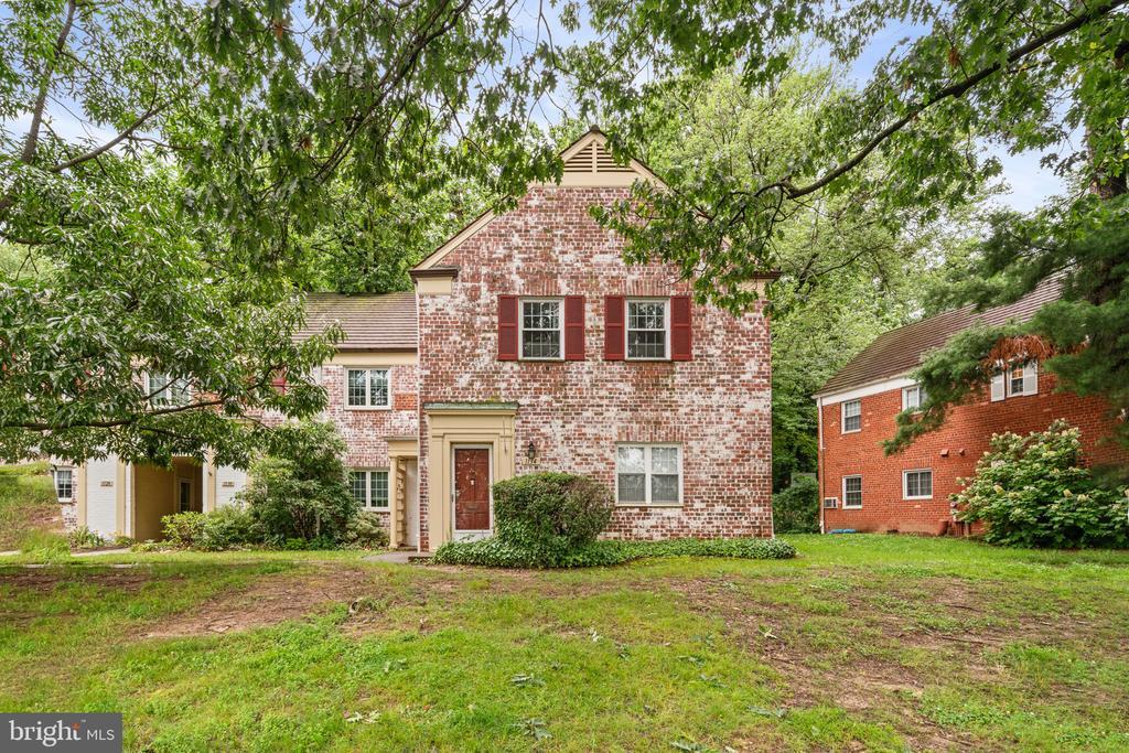 Foto principal - 1134 Valley Dr